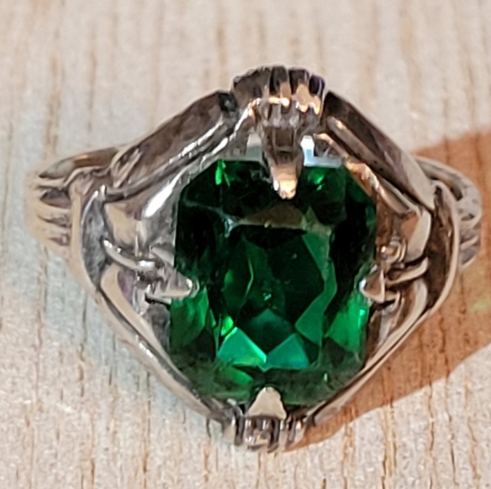 Beautiful vintage silver ring with faux emerald.